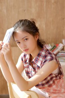 丰满岳乱妇三级高清电影